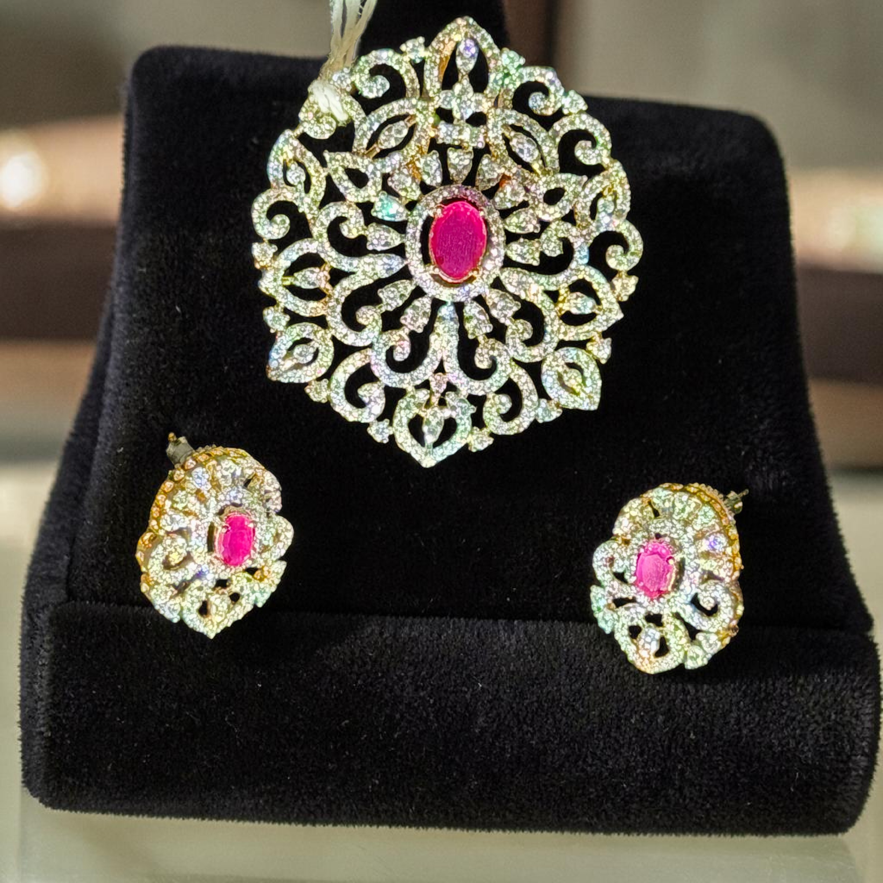 Diamond look pendant set