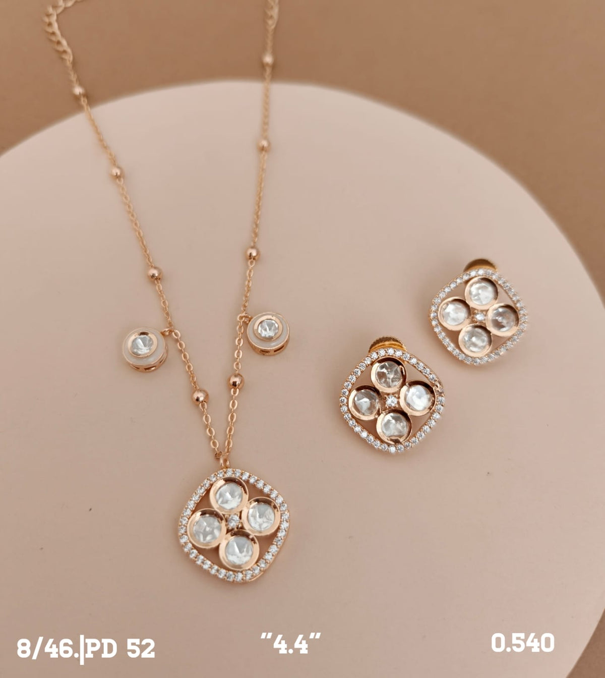 1 Step Chain Gold with White Set - PD-52